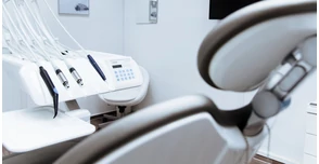 Fix fogsorral a fix magabiztosságért: tartós megoldás foghiányra