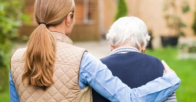 Idősek világnapja 2025: egyre nehezebb hozzáférni a gyógyászati segédeszközökhöz Magyarországon