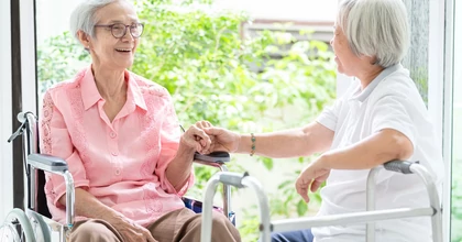 Járókerettel való járás biztonságosabbá teszi a közlekedést