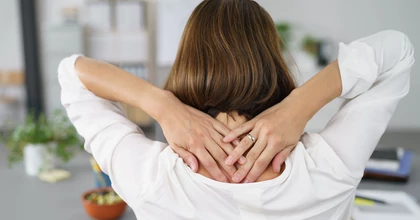 A merev nyak: hogyan enyhítsük a fájdalmat és a merevséget?