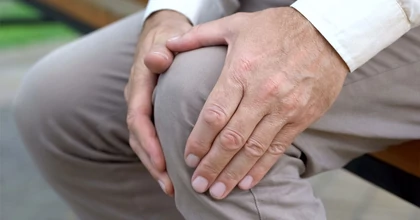 Az időskori térdfájdalom kezelése