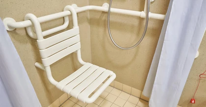 A zuhanyülőke használatának előnyei az otthoni beteggondozásban