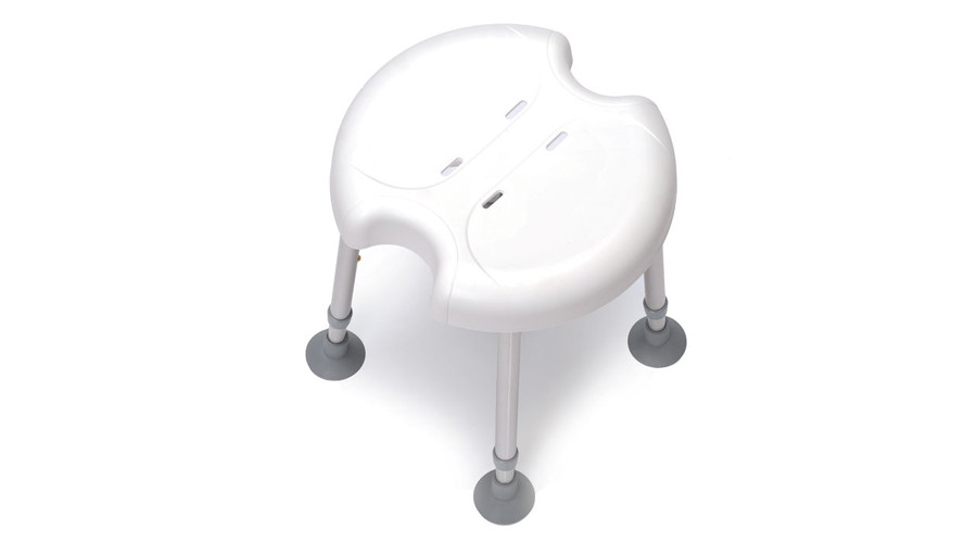 Tusolószék állítható magasságú csúszásmentes lábbal 2 higiéniai nyílással, Delphi Plus2